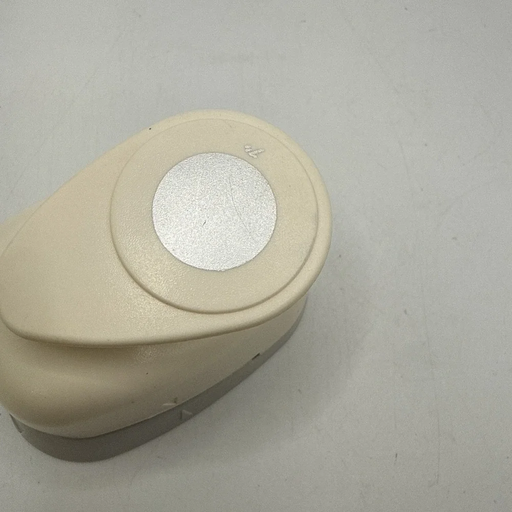 The Paper Studio Circle Paper Punch 3